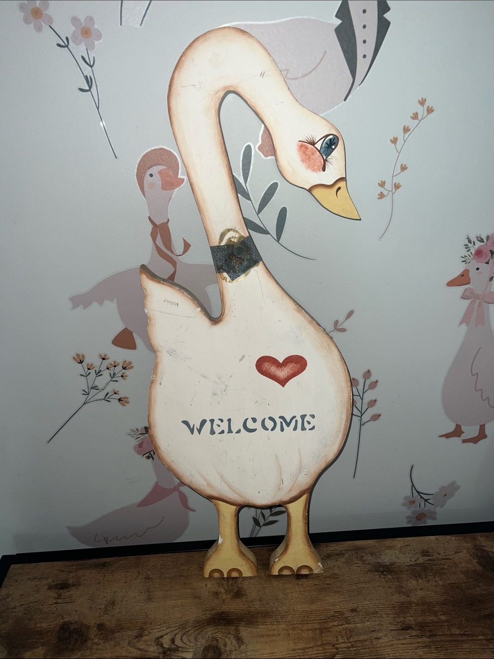 Vintage Wooden Goose Welcome Sign - Cream & Yellow